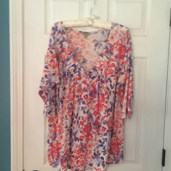 Lucky Brand V Neck Print shirt - Picture 4 of 5